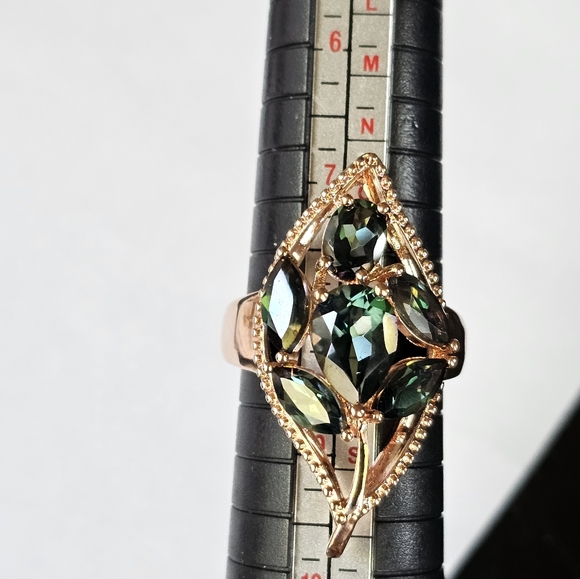 Magnificent Lab-Created Alexandrite in Copper with Rhodium Plating Size 8! - Picture 5 of 6